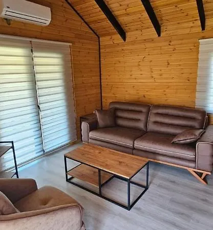 בית נופש Uzun Suereli Kiralik House Kayacik